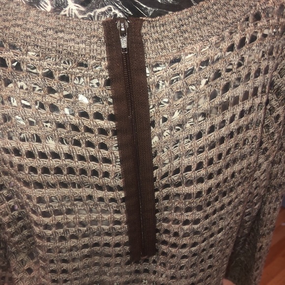 Two by Two  New York size XL tan/ beige open knit scoop neck 3/4 sleeve,back zip - Picture 5 of 14